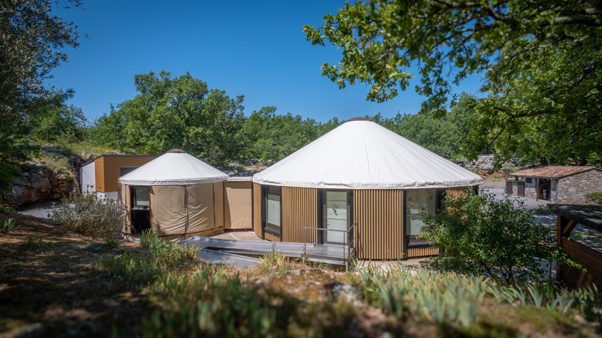Fabrication de yourte en bois